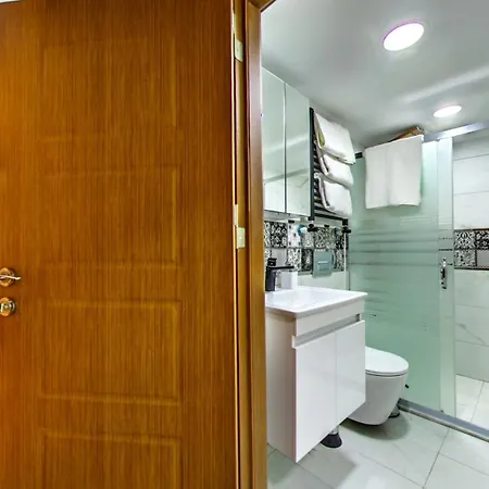 Denis Suit Apart Isztambul