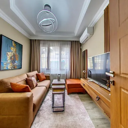Denis Suit Apart Estambul